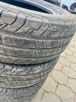 Continental VanContact 100 215/70/R15C ujeto 500km - 2