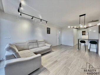 Pronájem bytu 2+kk 65 m² - 2