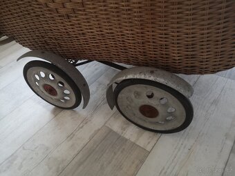 Retro kočárek - 2