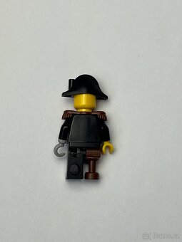 Lego Pirate Captain Red Beard - 2