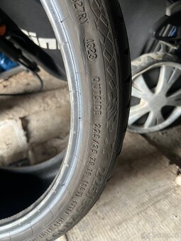 Pneu Continental 19/225/35 - 2