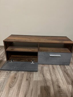 Tv skřínka - 2