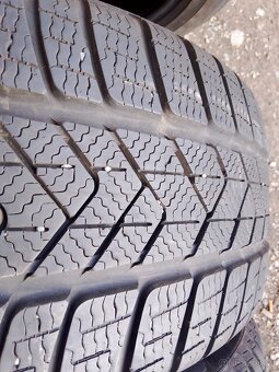 235/45/18 98v Pirelli - zimní pneu 2ks - 2