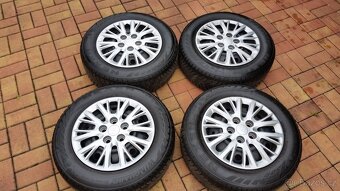 Zimní sada KIA / HYUNDAI R15 pneu 195/65/15 TPMS DOT 22 - 2