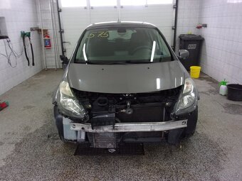 Renault Clio III 1,5 DCi - 2