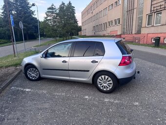 Golf 5 1.6FSI 85 KW - 2