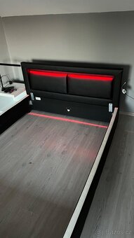 Postel s LED osvětlením - 2