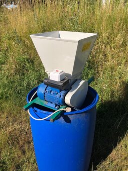 DRTIČ OVOCE 220 V. - 2