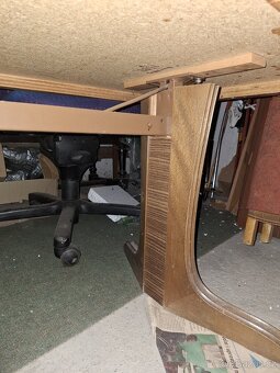 Konferenční stolek - 2