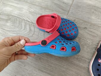 2x Dětské crocsy 22-23 - 2