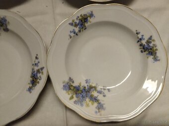 Staré talíře s poměnkami - 2