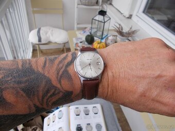 oblibene krasne funkcni hodinky prim Pyzamo rok 1985 - 2