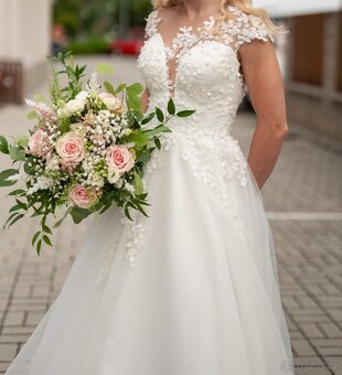 Luxusní svatební šaty (původní cen 34tis) vel. 34 - TOP stav - 2