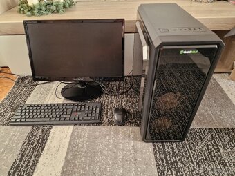 Čtyřjádrový Pc s SSD Diskem na filmy hry internet atd Win 11 - 2