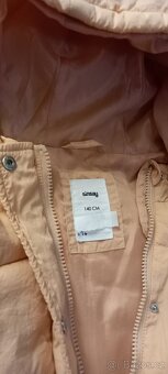 Dívčí zimní bunda vel. 140 - 2