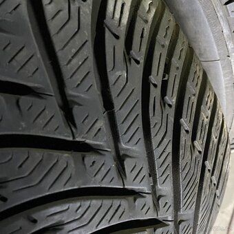 Zimní pneu 205/55 R17 95V Goodrich 5,5mm - 2