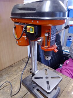 Stolní vrtačka hecht - 2