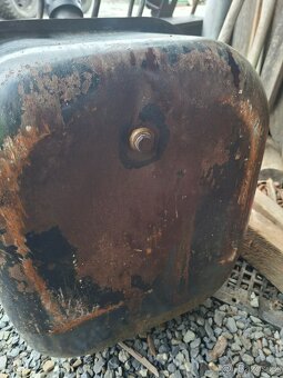 Zetor uřI 90l nádrž - 2