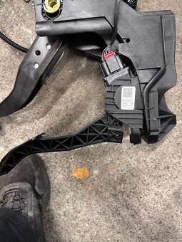 Pedály VW Golf 7 - 2