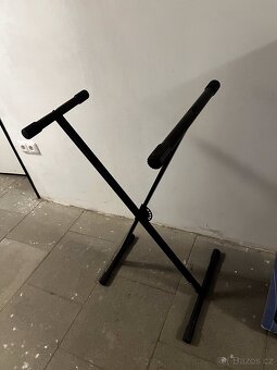 KLÁVESY Yamaha PSR-E413 - 2