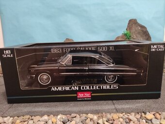 Prodám model 1:18 Ford galaxie 500 XL - 2
