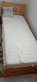 Postel z masivu i se zdravotní madraci - 2