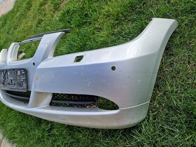 Přední nárazník BMW 320 - 2