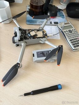 DJI Mini 3 Pro – utopený (na díly) + baterka + 128GB karta - 2