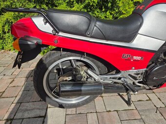 Kawasaki GPZ 900 R - 2
