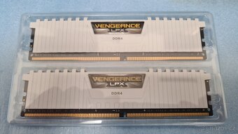 Corsair Vengeance LPX White 32GB (2x16GB) DDR4 3000 - 2