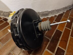PORSCHE CAYENNE 957 TURBO BRZDOVY VALEC POSILOVAC 7L5612101H - 2