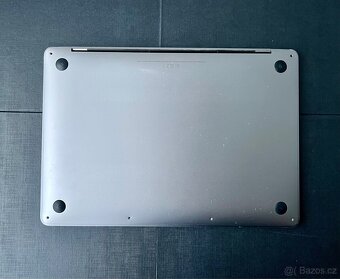 MacBook Pro 13” (2017) info v popisu - 2