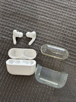 Apple AirPods Pro 2 (USB-C) - 2