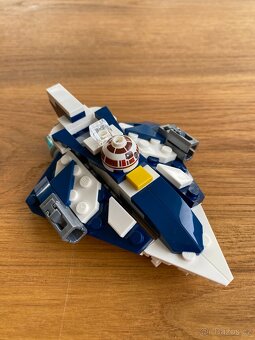 LEGO Star Wars Plo Koon's Jedi Starfighter (75400) - 2