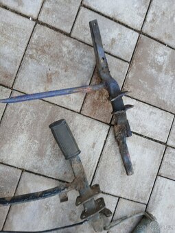 Jawa 50 pionyr - výfuky, krize - 2