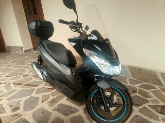 Honda PCX 150 r.v.2016, najeto pouze 15tis. km - 2