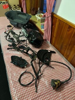 Yamaha Cygnus 125 díly r.2000 vše za 800,- - 2