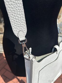 Coccinelle kabelká bílá PC 4.200,- - 2