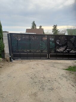 prodám vrata i motorem - 2