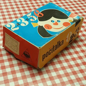 Retro mechanická kalkulačka - 2