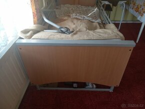 Polohovací invalidní postel - 2