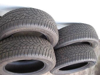 Pneu Dunlop 215/60R16 - 2