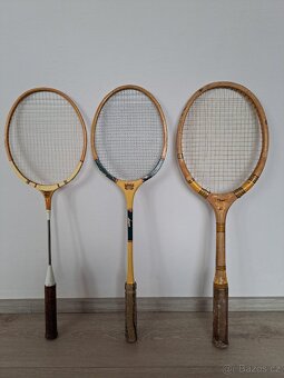 Staré badmintonové rakety - 2