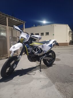 Husqvarna 701 2016 super moto - 2