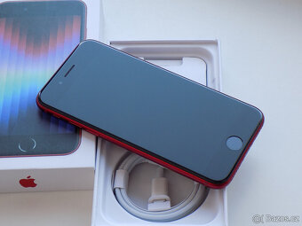APPLE iPhone SE (2022) 64GB Product RED - Top stav - 2
