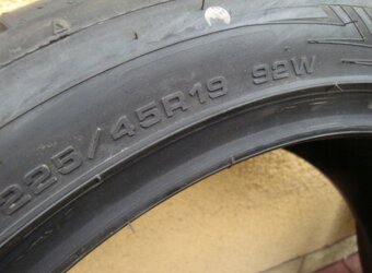 Letní pneu 225/45/19 DUNLOP SSPORT MAXX RT2 RSC 8mm 2021r - 2
