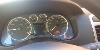 Peugeot 307 1.6 80 kw Benzin rok 2002 STK platná este rok - 2