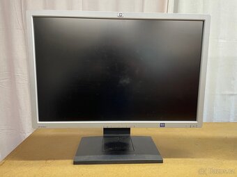 Dva 24” monitory HP LP2465 - 2