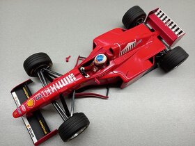 F1 FERRARI F310B MICHAEL SCHUMACHER MINICHAMPS 1:18 - 2