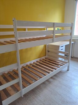 Dětský pokoj - skříně, stůl, postel - 2